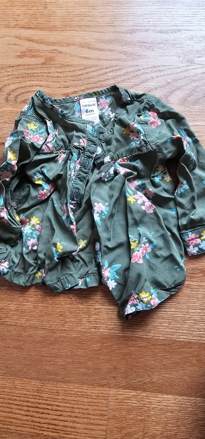 Carter's Like new floral shirt soft lightweight 6 Months