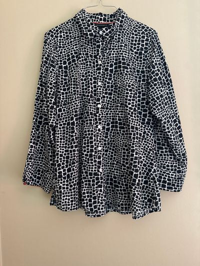 Foxcroft Wrinklefree Black/White Block Button Down Women's - M