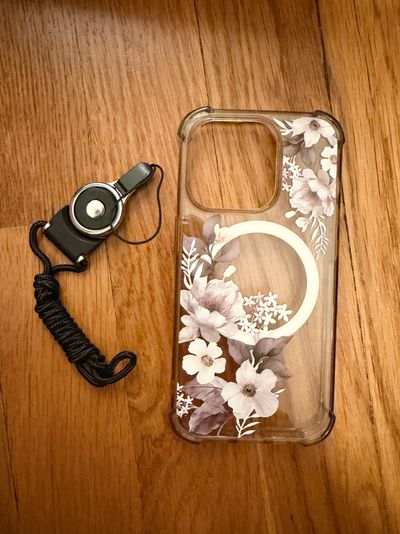 Givwin iPhone 15 pro MagSafe phone case with new lanyard
