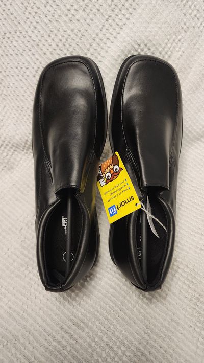 NEW SMART FIT BLACK SHOES  5 (Big Kid)