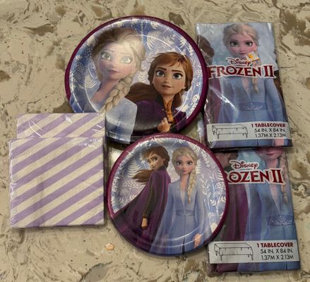 New Frozen Birthday Party Supplies 8 big & 8 small plates, 32 napkins, 2 tablecloths