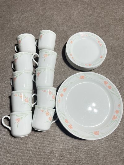 Corning Corelle 10 bowls, 10 small plates, 10 dinner plates