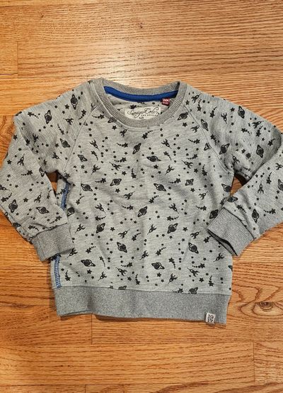 Sovereign Code LA kids Like new 24M sweatshirt feature outer space graphic 2T