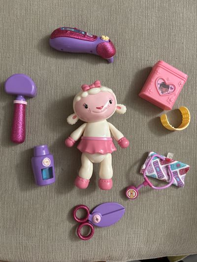 Doc mcstuffins Make me better Lambie playset