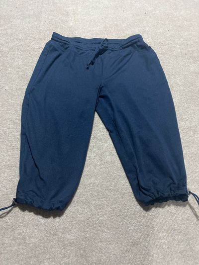 Green Tea Navy blue capris. Super soft! Women's - S