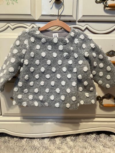 Gap baby jacket Cute light coat. Grey with white fluffy polka dots 6-12 months 6-12 Months