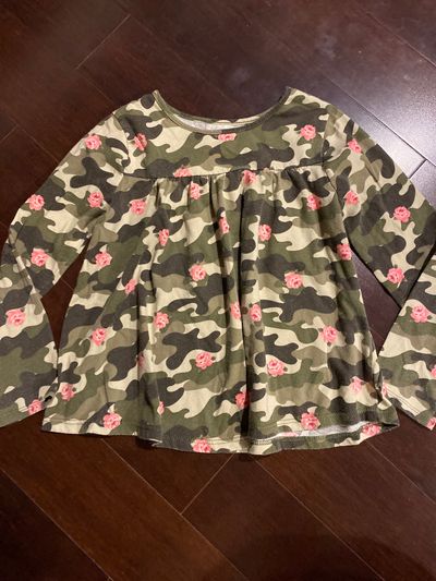 Garanimals Girls camouflage shirt 5T/5