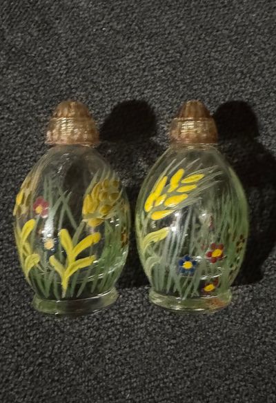 Beautiful Hand Crafted Antique Salt and Pepper Sha Beautiful Hand Crafted Antique Salt and Pepper ShaKers