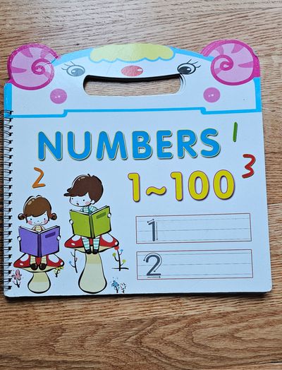 N/A Good condition write and wipe numbers tracing book
