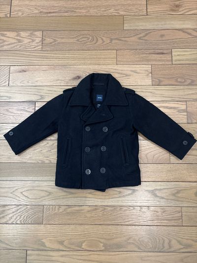 Gap navy peacoat Front buttons and pockets 3T