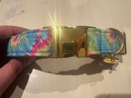 Tie dye Collar size Medium Tie dye Collar size Medium With Gold Buckle
