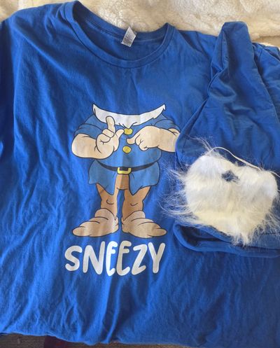 Sneezy tshirt with hat and beard  Women's 3X