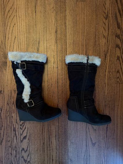 Canyon Blue Brown Suede Boots 8-1/2 (Adult)