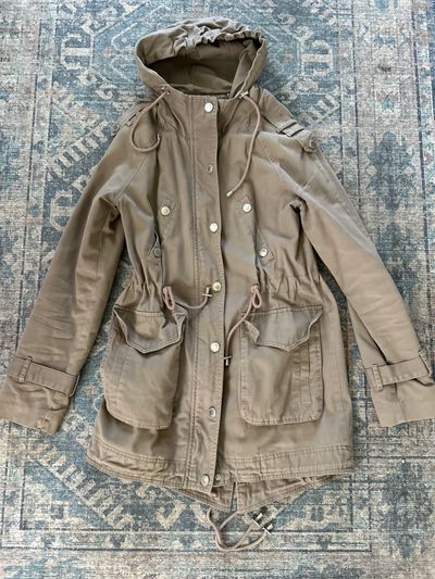 BCBG Tan Lightweight Coat with hood and adjustable waist Women's - S