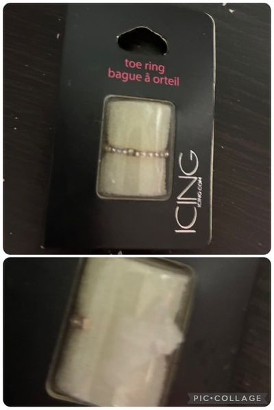 NEW IN PACKAGE ICING toe ring adjustable back gold tone toe ring w faux rhinestones