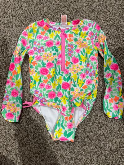 Cat and jack Long sleeve swim suit 5T/5