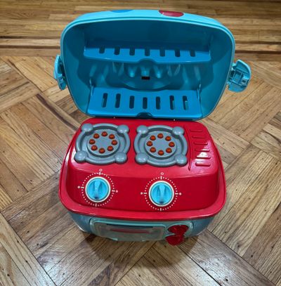 Electric stove waffle maker handle to carry Flip for waffle side makes sounds Lights