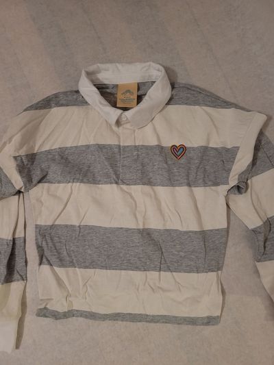 Thereabouts White and gray long sleeved striped shirt with heart 4T