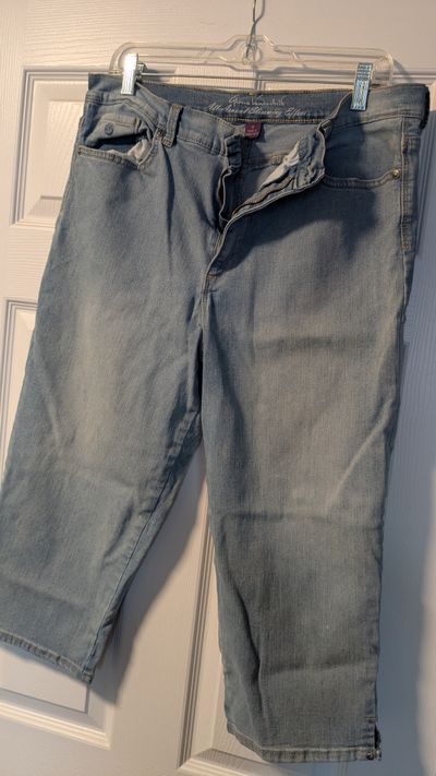 Gloria Vanderbilt Five pocket Denim capris Women's 12