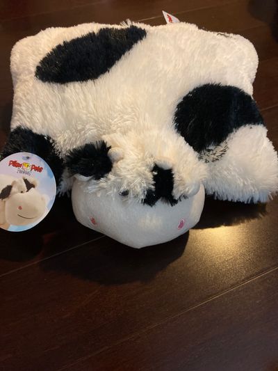 New pillow pet Peewees New with tags pillow pet cozy cow