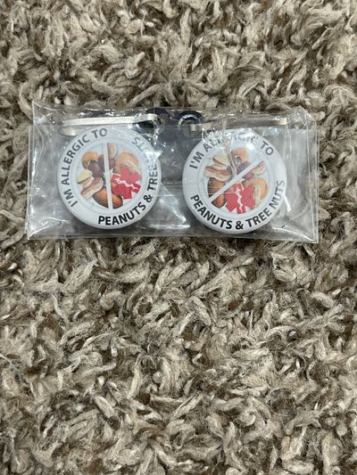 NA Peanuts and tree nuts allergy clip - brand new