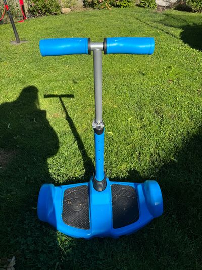 Little Tikes Lean to Turn Electric Scooter. Little Tikes Scooter. Retails $130. Missing Charger
