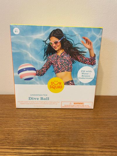 Sun Squad-NEW Underwater Dive Ball, retails $10