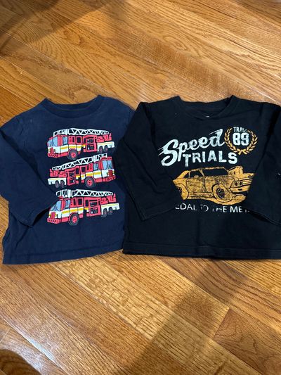 Baby GAP Fire truck and car long sleeve bundle 12-18 Months