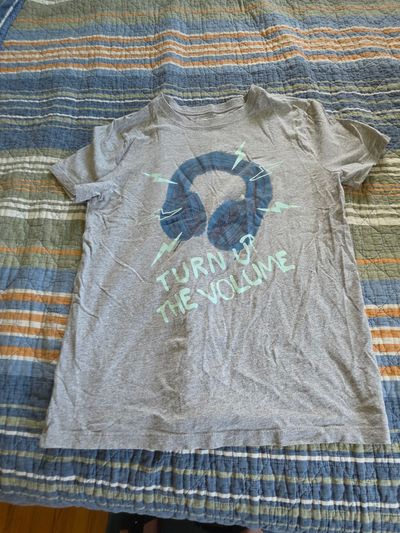 OshKosh Size 14 Turn Up The Volume Gray T-Shirt 14-16