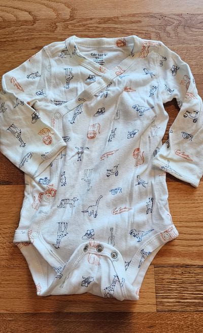Carter's Like new 12M side snap closure tee easy gets baby dressed w/ ease 12 Months