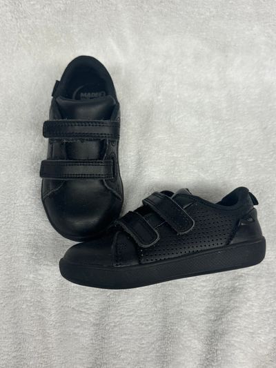 Little Boys Velcro Sneaker Stride Rite memory foam Little Boys Velcro Sneaker Stride Rite memory foam Machine washab 6-1/2 (Lil' Kid)