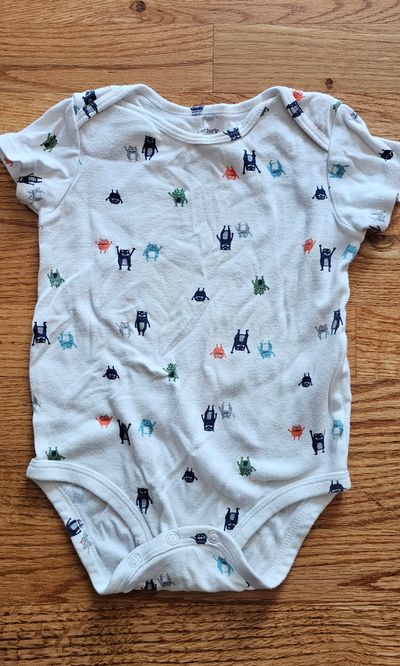 Carter's Like new boys 18M bodysuit feature cute little monsters graphic 18 Months