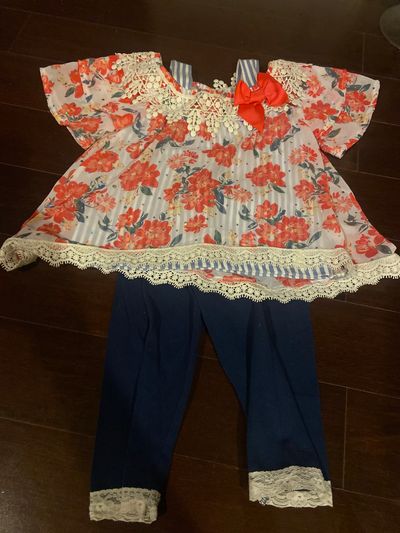 Little lass Two piece outfit with beautiful off the shoulder shirt 2T