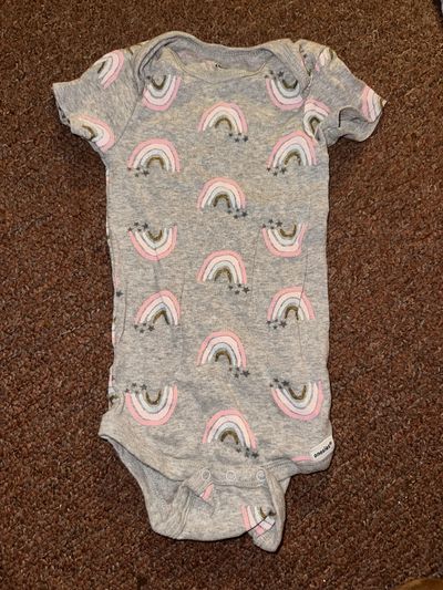 Gerber grey with pink rainbows short sleeve onesie 12 Months