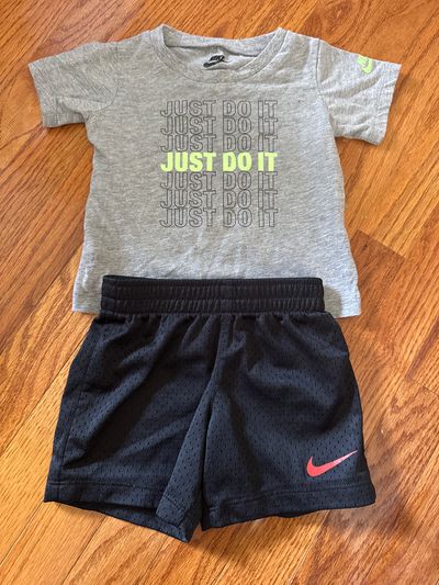 Nike Shorts and short sleeve outfit 18 Months