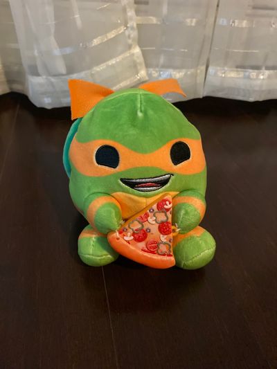 Zuru 5in Michaelangelo teenage ninja turtle with pizza