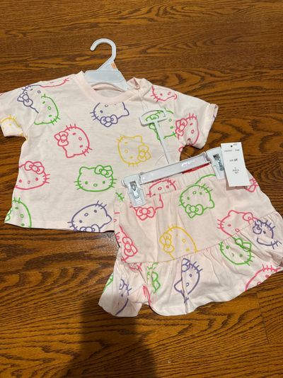 Hello Kitty NEW 2 piece outfit with skort 2T
