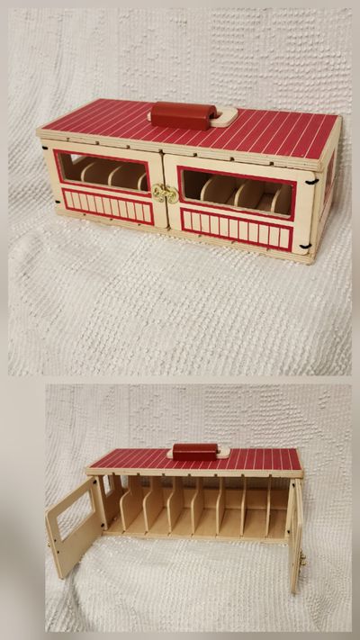 SMALL HORSE STABLE