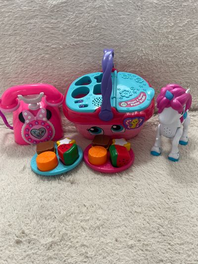 Unknown Like new set of the toys for a toddler girl , all battery operate