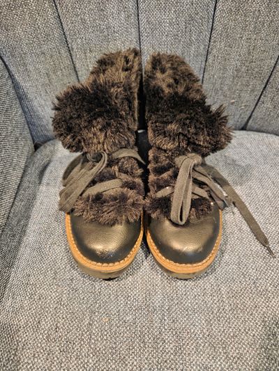 Espirit Boots  9 (Adult)