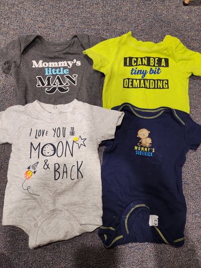 Various Short sleeve onesies 0-3 Months