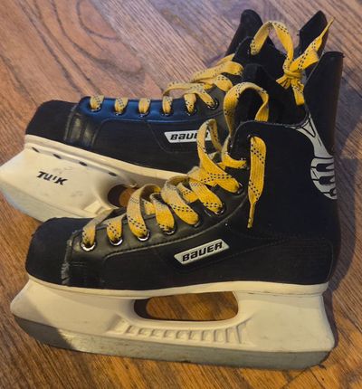 Bauer youth big kids size 4 ice skates
