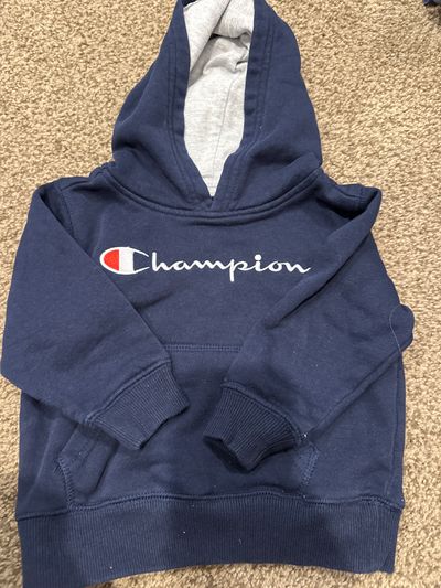 Champion hoodie navy sweatshirt  2T