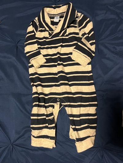 Old navy size 6-12 months Footless sleep and play navy stripe 6-9 Months