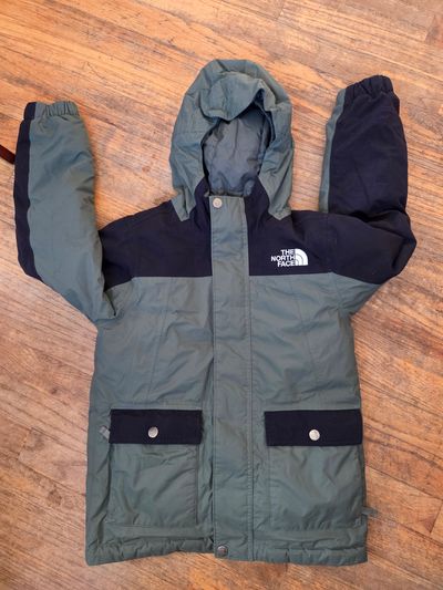 North Face Puffer Coat size Youth Small 7-8  7-8