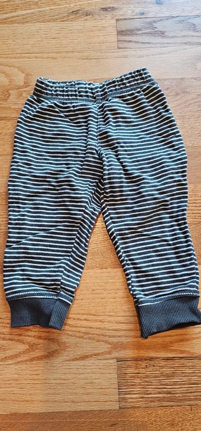 Carter's Like new boys 12M sweatpants in gray and white stripes 12 Months