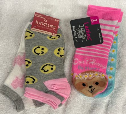 4 Pairs of Brand New Womens Socks. 4 Pairs of Brand New Womens Socks Women's - M
