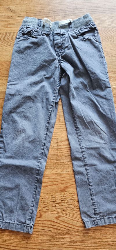 Carter's Like new boys pull-on pants in gray straight legs style 7-8