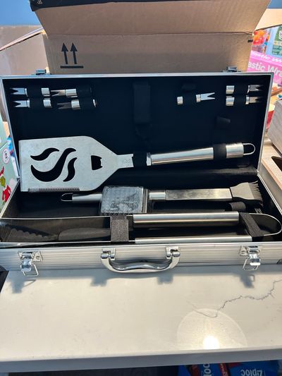 Cuisinart Grilling set with carrying case