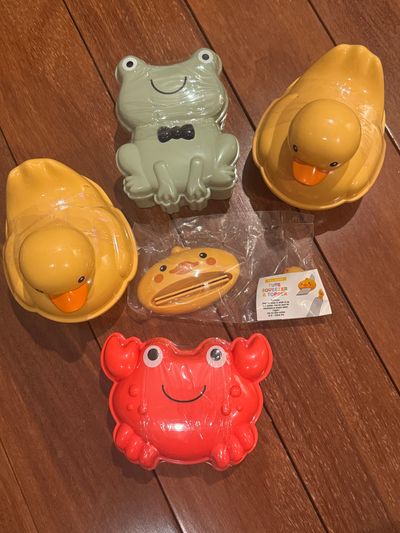 Brand new for Soap dishes with lids and toothbrush Cover